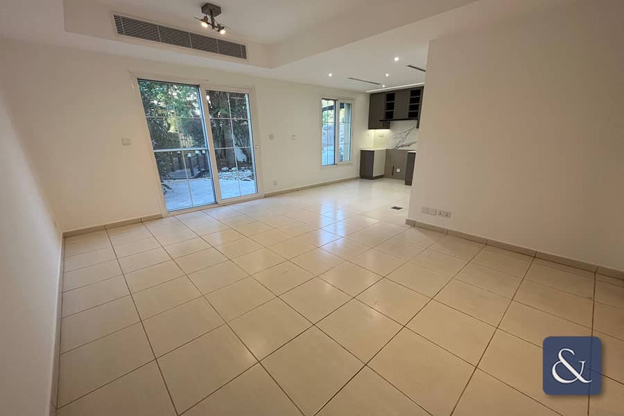 Great Location | 4M | Upgraded | 2 Bedroom Great Location | 4M | Upgraded | 2 Bedroom