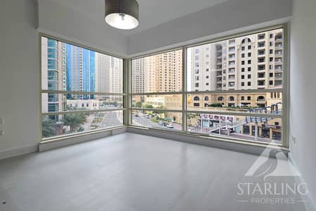 2 Bedroom Apartment for Sale in Dubai Marina, Dubai - Fully Upgraded | Vacant | Close to Beach and Mall