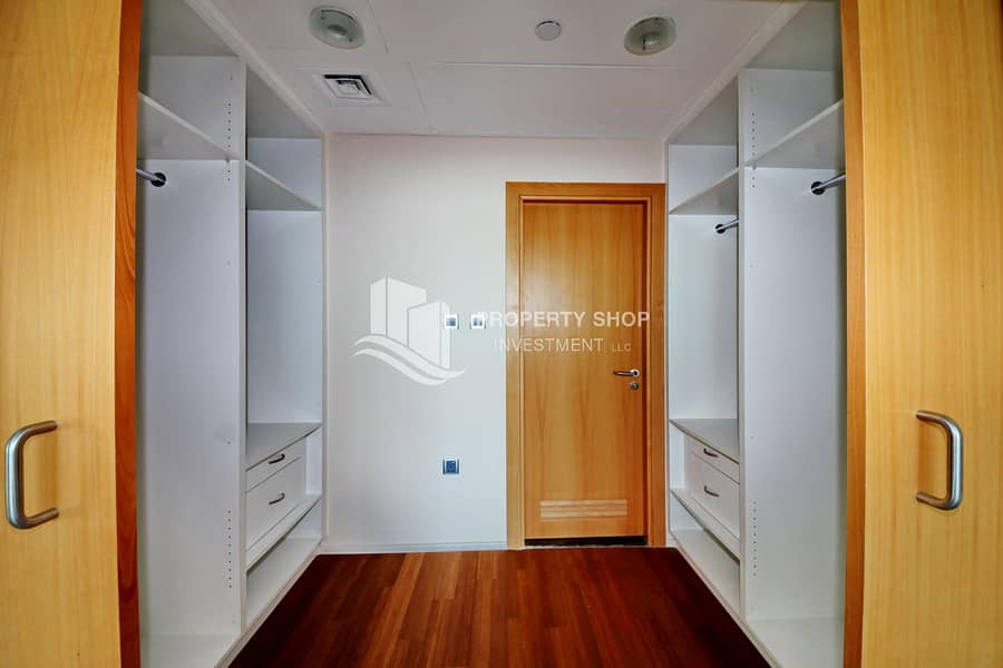 3 1-br-apartment-abu-dhabi-al-raha-beach-al-muneera-al-nada-wardrobe. JPG