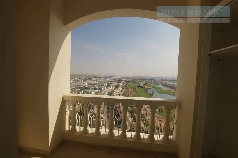 Lovely Upgraded Kitchen - Stunning Lagoon Views