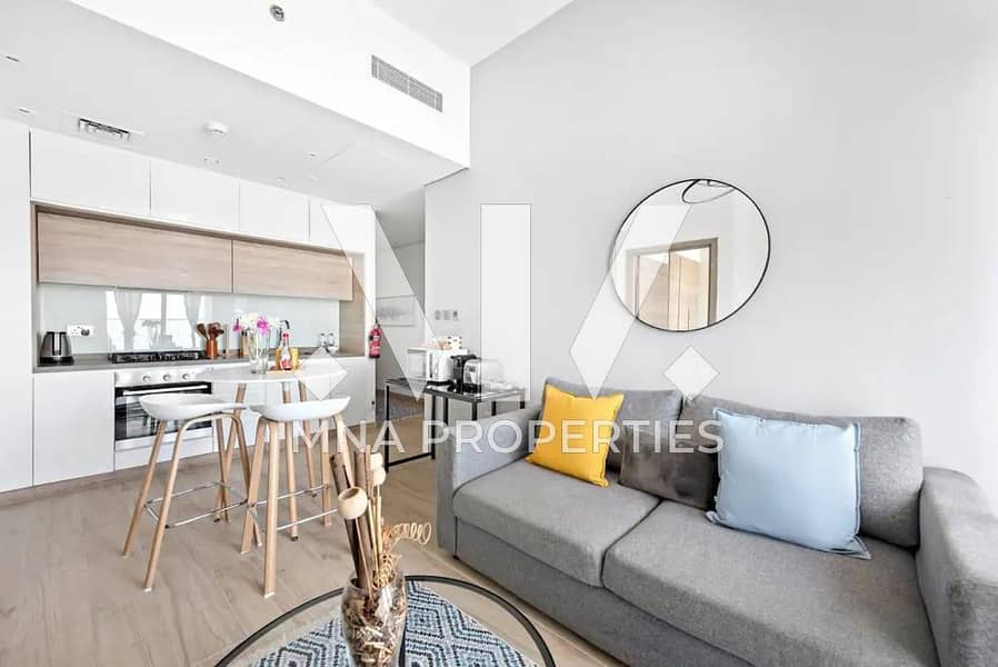 Amazing Views l Furnished l Vacant Soon Amazing Views l Furnished l Vacant Soon