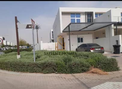 Luxurious 3BR Corner Villa   Specious Living - Large Garden