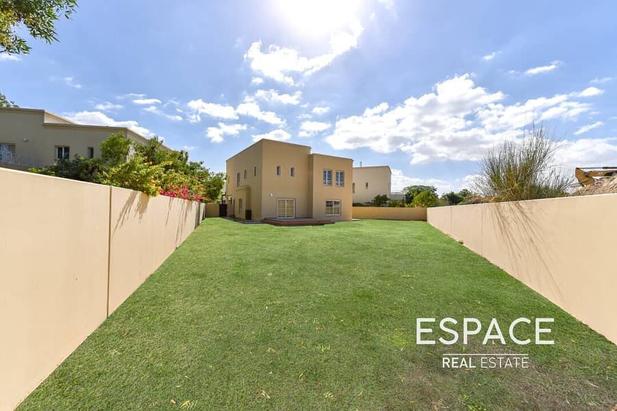 Rare Huge Corner Plot | Vacant Rare Huge Corner Plot | Vacant