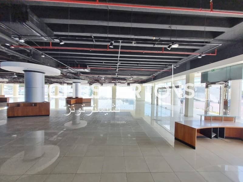 HUGE SHOWROOM, VACANT, NEAR METRO & AIRPORT HUGE SHOWROOM, VACANT, NEAR METRO & AIRPORT