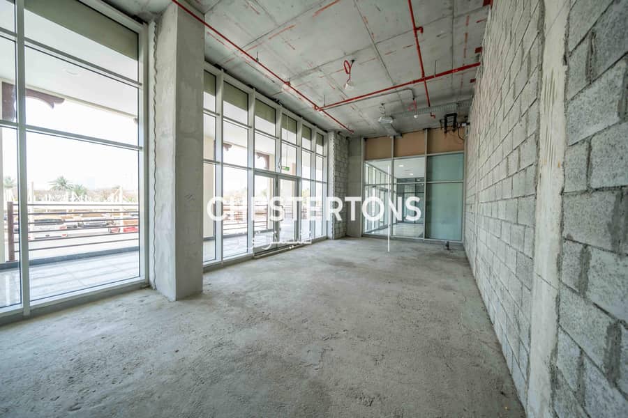 Good Retail Investment, 4% ROI, Prime Location Good Retail Investment, 4% ROI, Prime Location