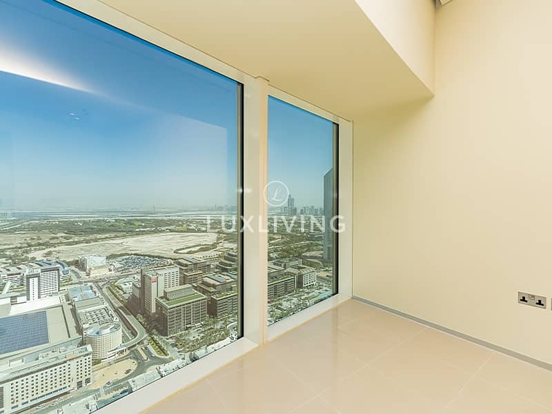 Amazing City View | High Floor | Well Maintained