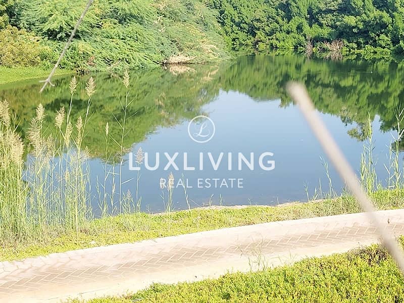 8 Vacant | Lake View | Private Pool | Well Kept