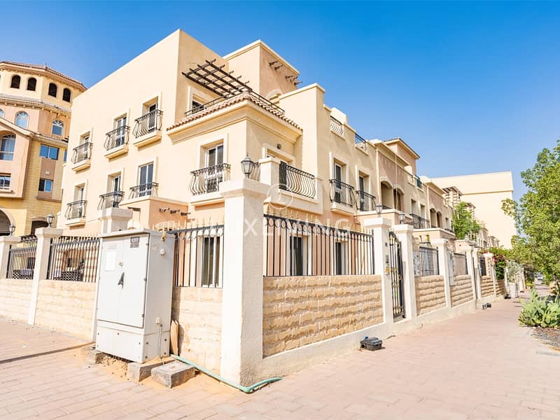 Well Maintained | Closed to Circle Mall l Vacant Well Maintained | Closed to Circle Mall l Vacant