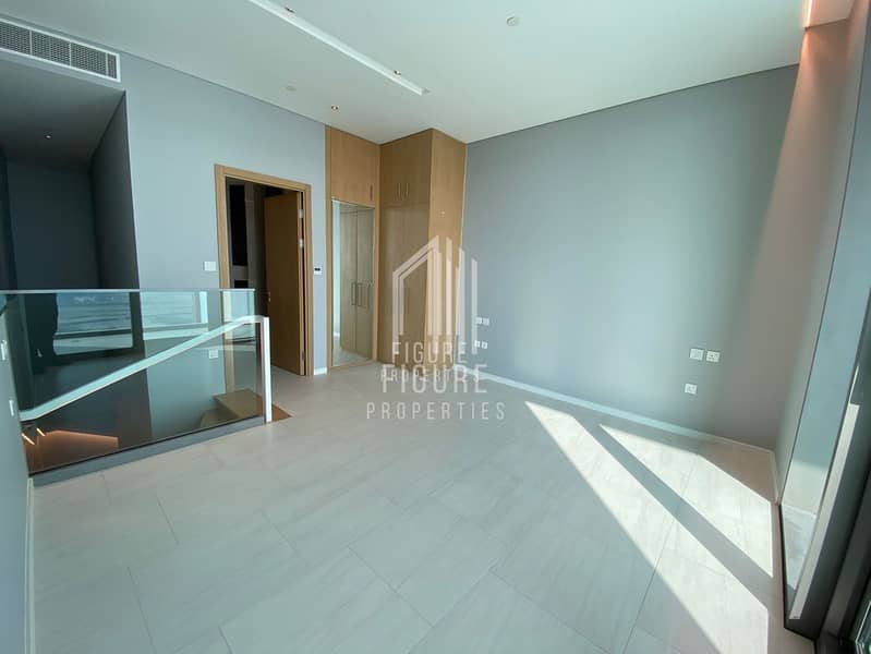 Sophisticated Elegance 1B/R Duplex | Stunning Views | Refined Living