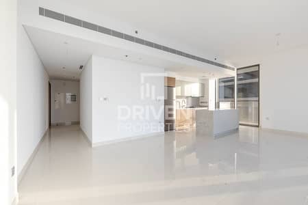 2 Bedroom Flat for Rent in Dubai Harbour, Dubai - Brand New and Vacant Apt | Unique Layout