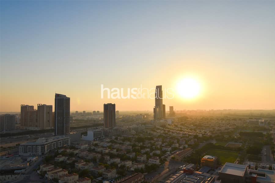 High Floor | Pool + Gym | Great Balcony View High Floor | Pool + Gym | Great Balcony View