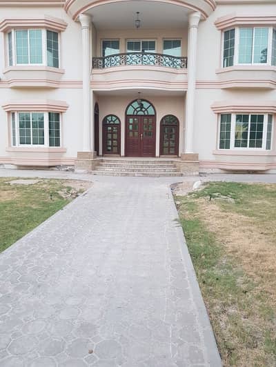 A very huge 5 Masters BR Villa available with beautiful garden located at Nadd Al Hammar A very huge 5 Masters BR Villa available with beautiful garden located at Nadd Al Hammar