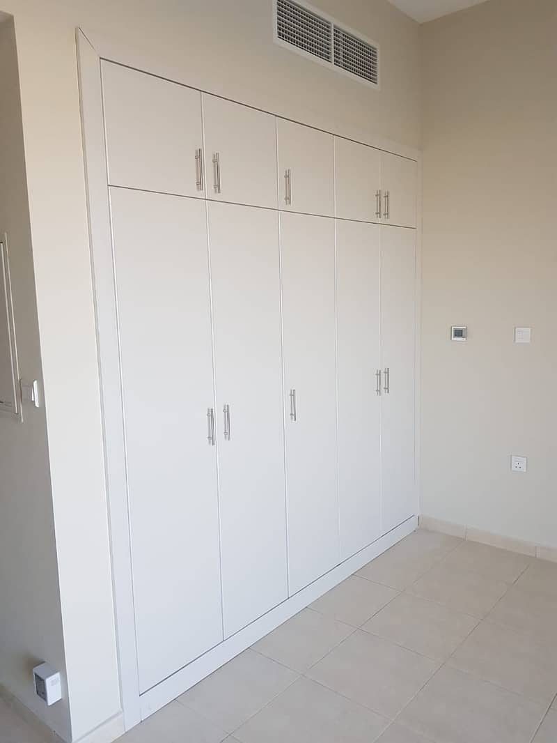 Chiller free!Affordable Rent!! Studio Apartment in Dubai residence Complex.
