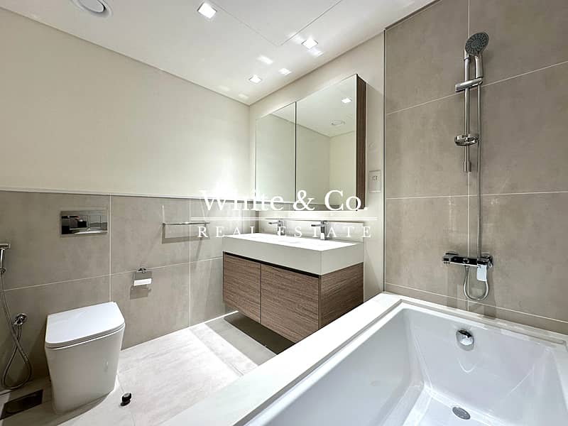 Furnished | Waterfront | Corner Apartment - Image 11