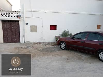 6 BHK Arabic style Villa with 4 baths, hall and guest room