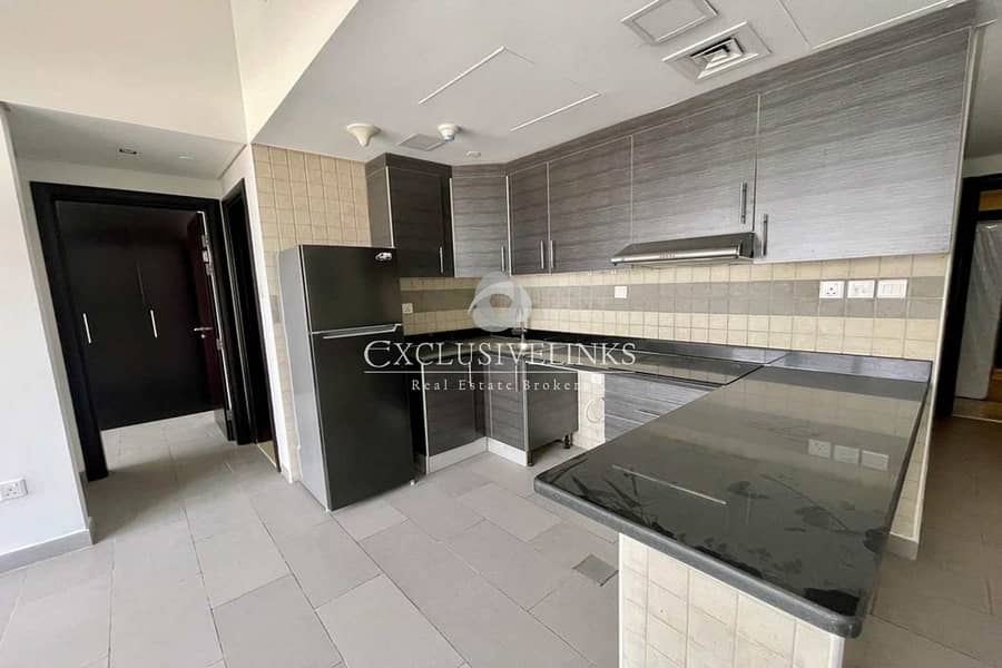 Ready to Move l With Big Balcony l Semi Furnished Ready to Move l With Big Balcony l Semi Furnished