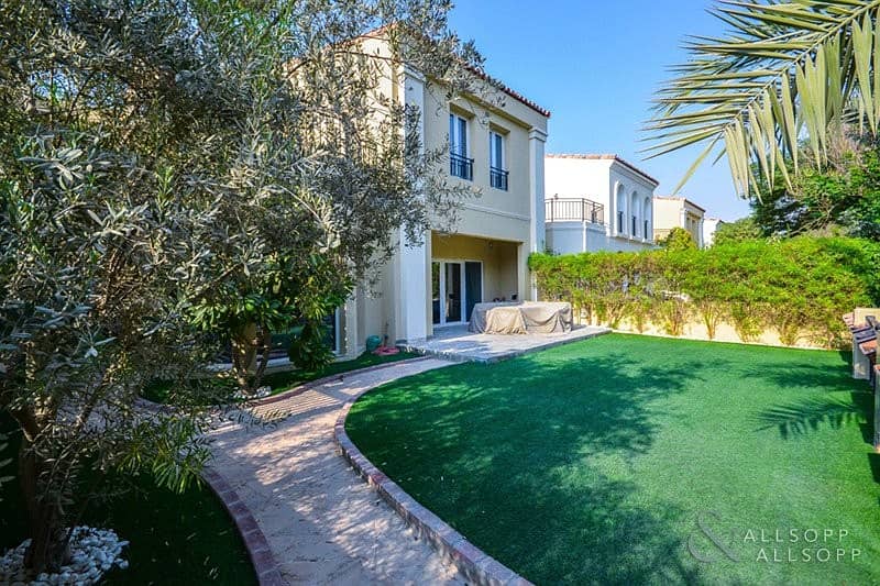 Close to Pool Close to Pool