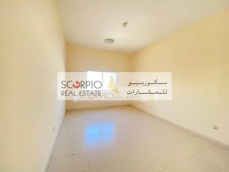 2 3 BR in Oud Metha Behind Move N Pick Hotel Only 88 K / 4 cheques !!!