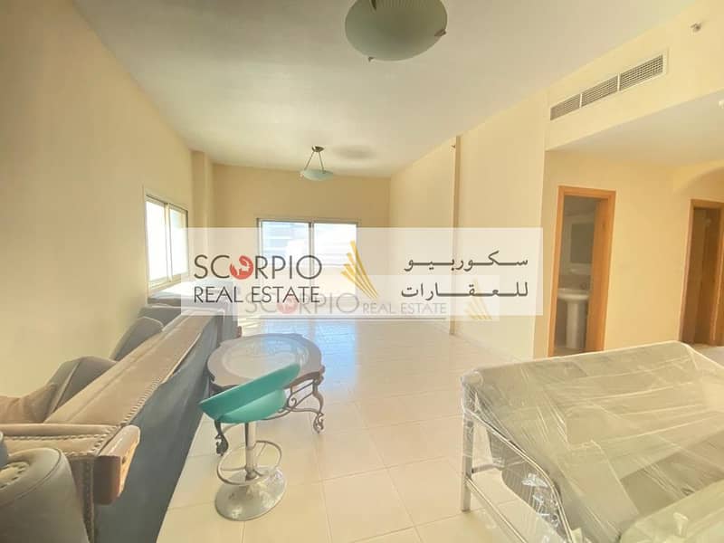 5 3 BR in Oud Metha Behind Move N Pick Hotel Only 88 K / 4 cheques !!!