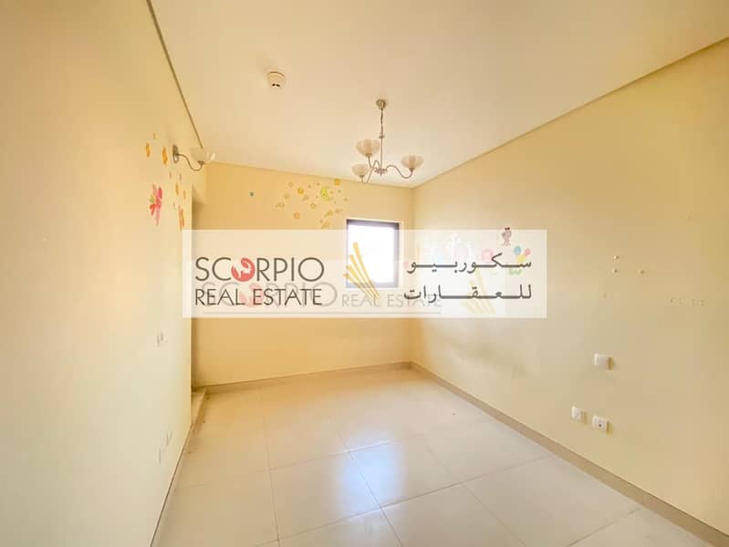 7 1 Month Free !!! 3 BR with Amazing View with Large Balcony in Burdubai souk Al Kabeer Only 78 K / 4 cheqs !!