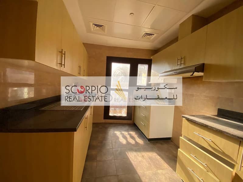 10 1 Month Free !!! 3 BR with Amazing View with Large Balcony in Burdubai souk Al Kabeer Only 78 K / 4 cheqs !!
