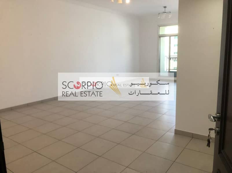 3 Chiller free!!!! 2 Month free!!! No Commission!!! Large 3BR En-Suited  Apartment  in Oudmetha Only 116K/ 4 Chq. . . . . !!!!