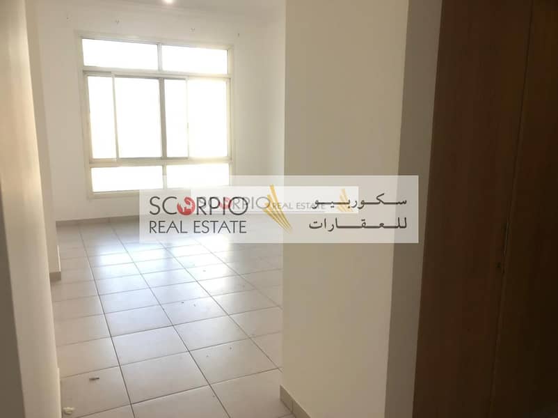 7 Chiller free!!!! 2 Month free!!! No Commission!!! Large 3BR En-Suited  Apartment  in Oudmetha Only 116K/ 4 Chq. . . . . !!!!