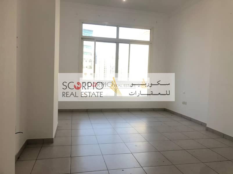 8 Chiller free!!!! 2 Month free!!! No Commission!!! Large 3BR En-Suited  Apartment  in Oudmetha Only 116K/ 4 Chq. . . . . !!!!