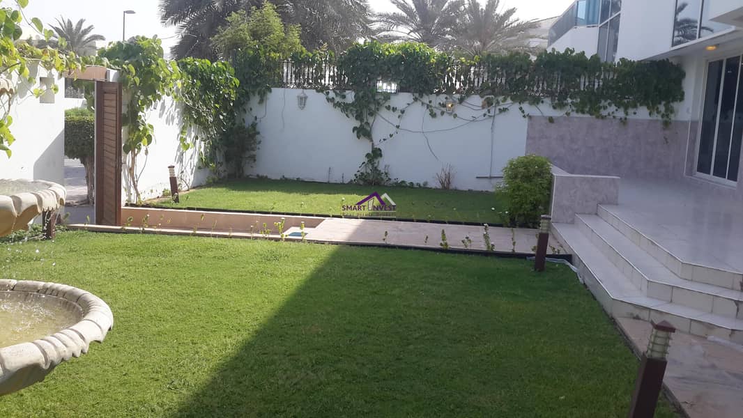 2 Huge 5 BR Villa in an exclusive Villa  Compound in Jumeirah 1 for rent for AED 300K/Yr