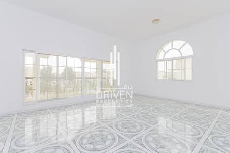 Independent 4 BR + Maid's Room with Pool Independent 4 BR + Maid's Room with Pool