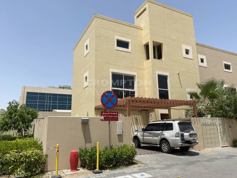 位于阿尔拉哈花园,雅希米那 4 卧室的联排别墅 165000 AED - 8279313 位于阿尔拉哈花园,雅希米那 4 卧室的联排别墅 165000 AED - 8279313