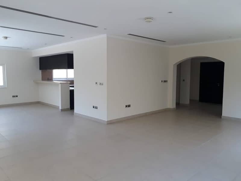 2 District 6 | 3 Bed Legacy  Large | Well Landscaped  Corner Park View