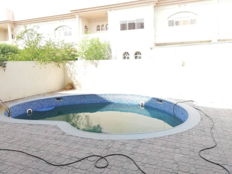 9 Stunning 4 Bed Villa with private Pool close to Airport