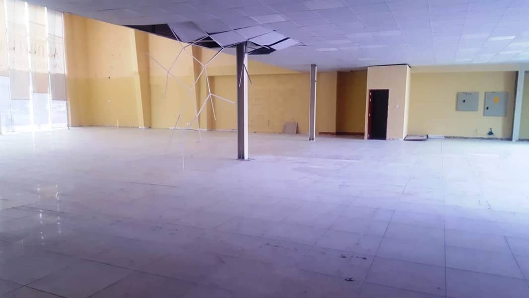 7 Large Showroom For Rent Near DNATA high visibilty