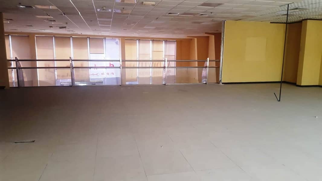 10 Large Showroom For Rent Near DNATA high visibilty