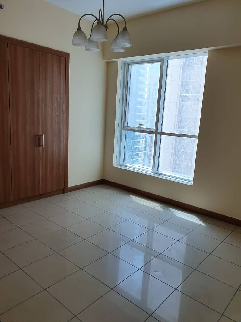 good  Maintained With Chiller Free 2bed sulafa tower