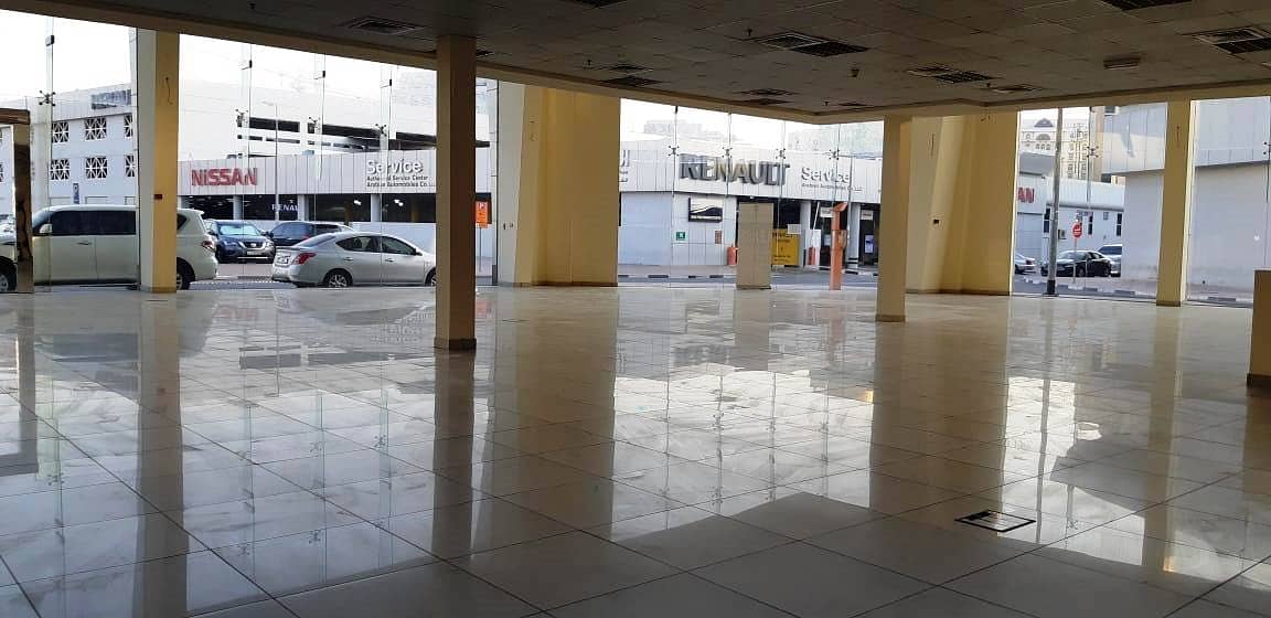 2 Large Fitted Showroom near DNATA DEIRA High Visibility