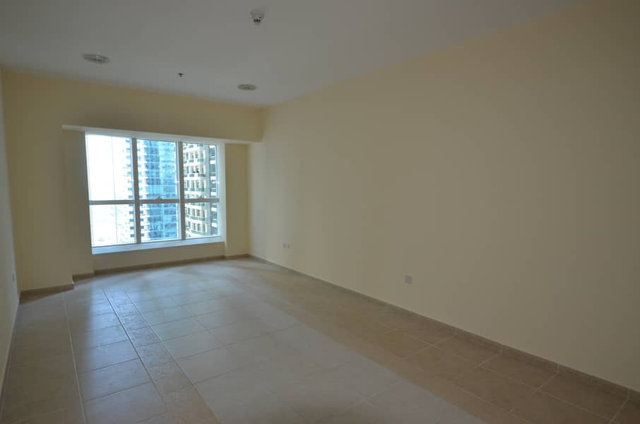 3 Vacant NOW best option apartment next to the beach