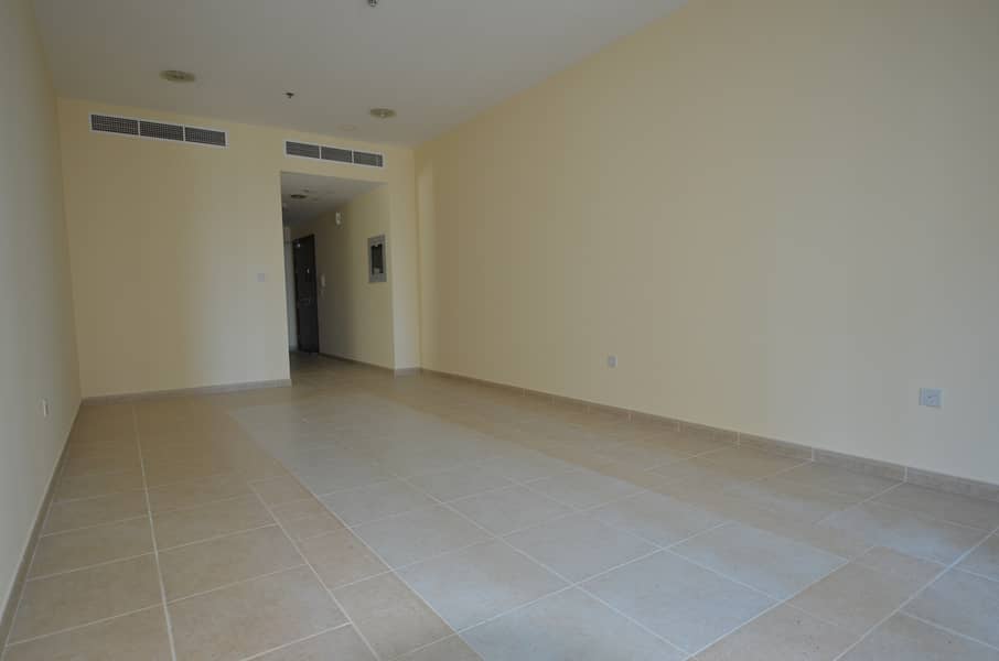 4 Vacant NOW best option apartment next to the beach