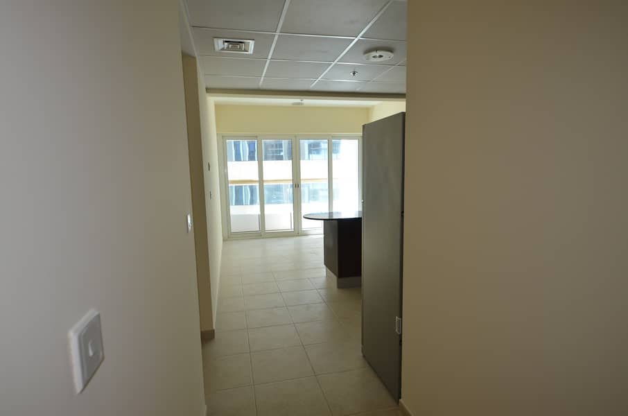 5 Vacant NOW best option apartment next to the beach