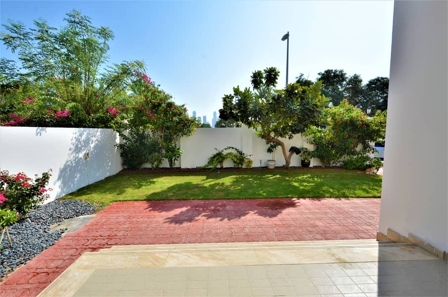 17 Freshly Renovated villa with private Garden