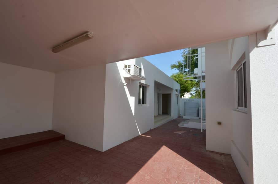 19 Freshly Renovated villa with private Garden