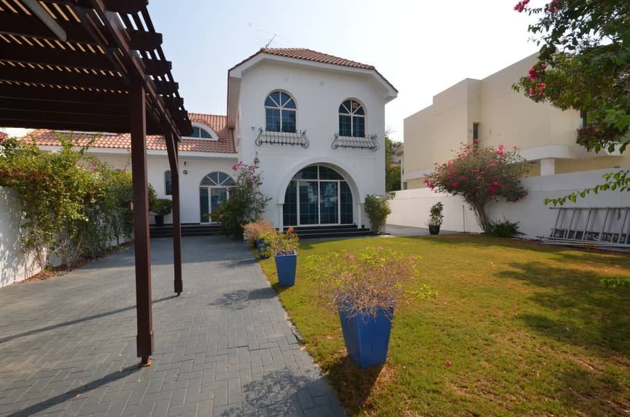 Bright  villa Newely maintained with Lovely Garden
