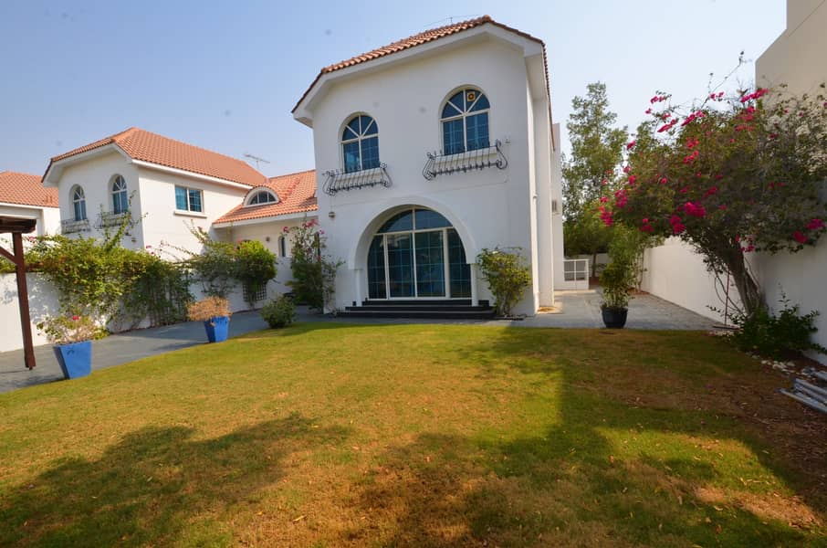 3 Bright  villa Newely maintained with Lovely Garden