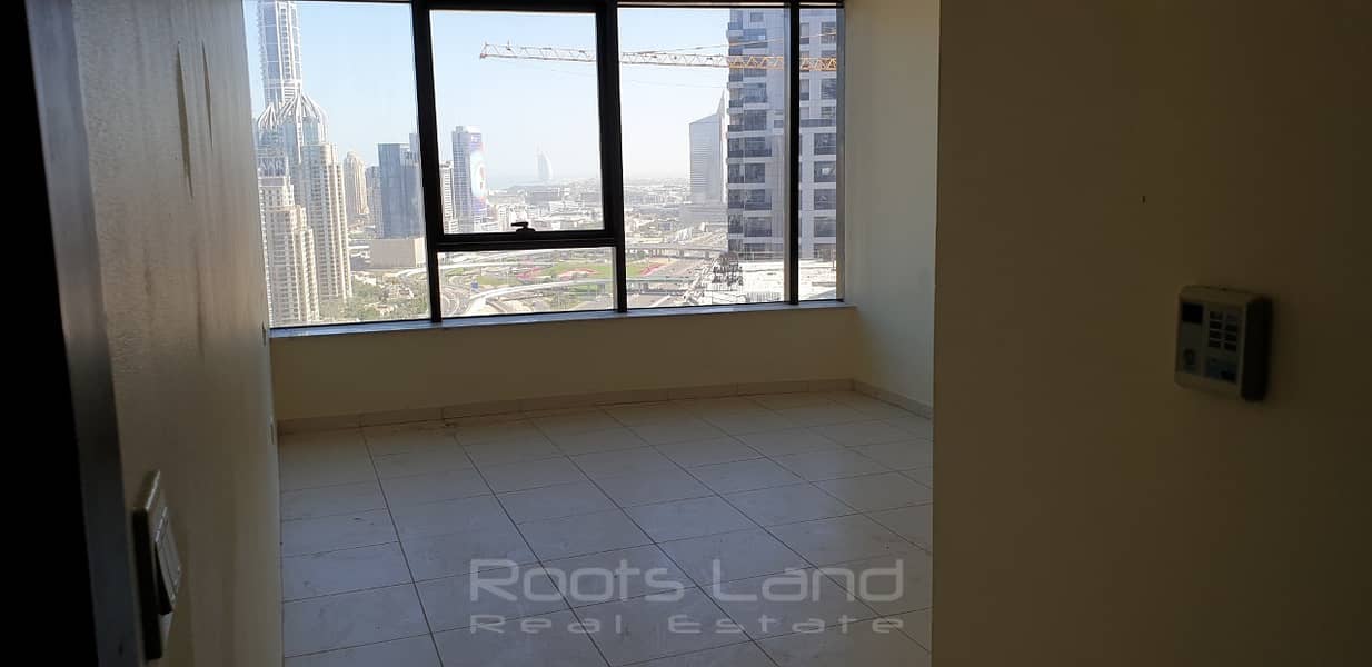 4 4 bedrooms facing Sheikh Zayed Road for rent