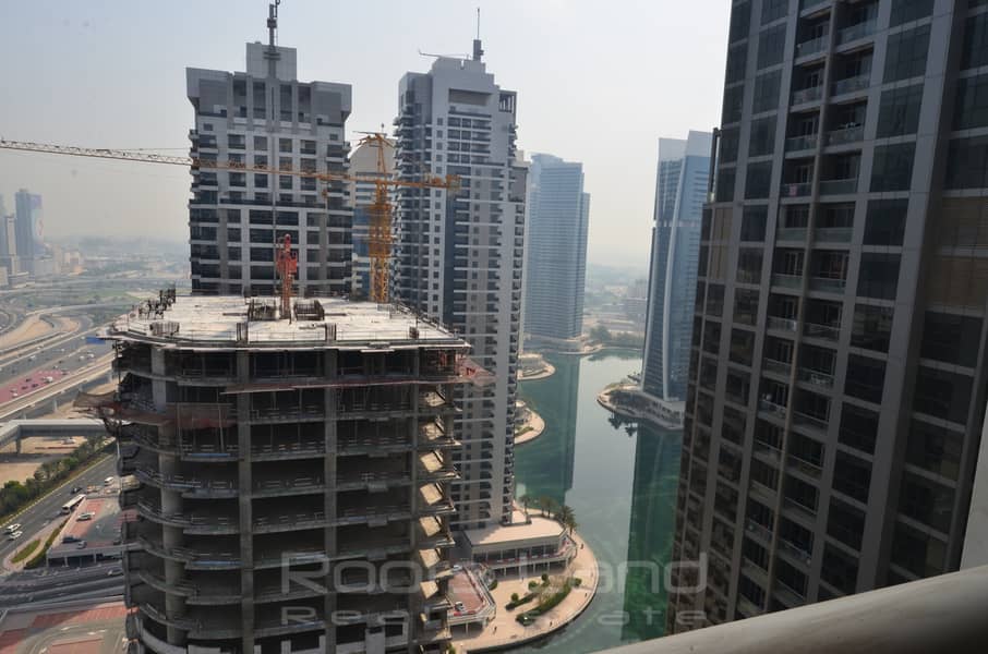 10 4 bedrooms facing Sheikh Zayed Road for rent