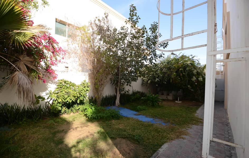 3 Spacious Semi Detached Villa with Private Pool