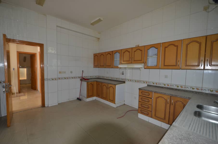 10 Newely Maintained Detached Villa Private Pool