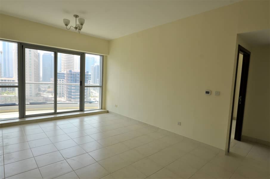 4 Marina View Stuning 1BR Apartment with Balcony