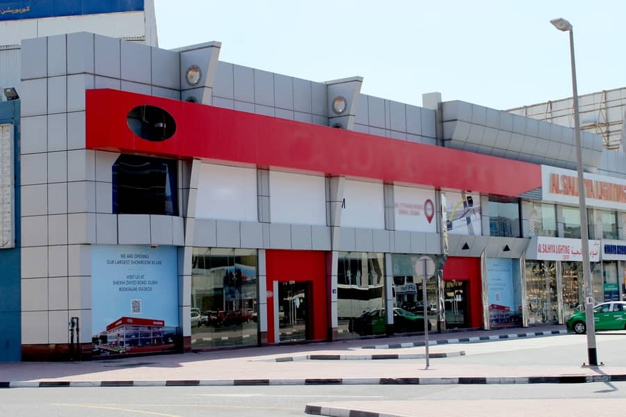 Large Showroom For Rent Near DNATA high visibilty